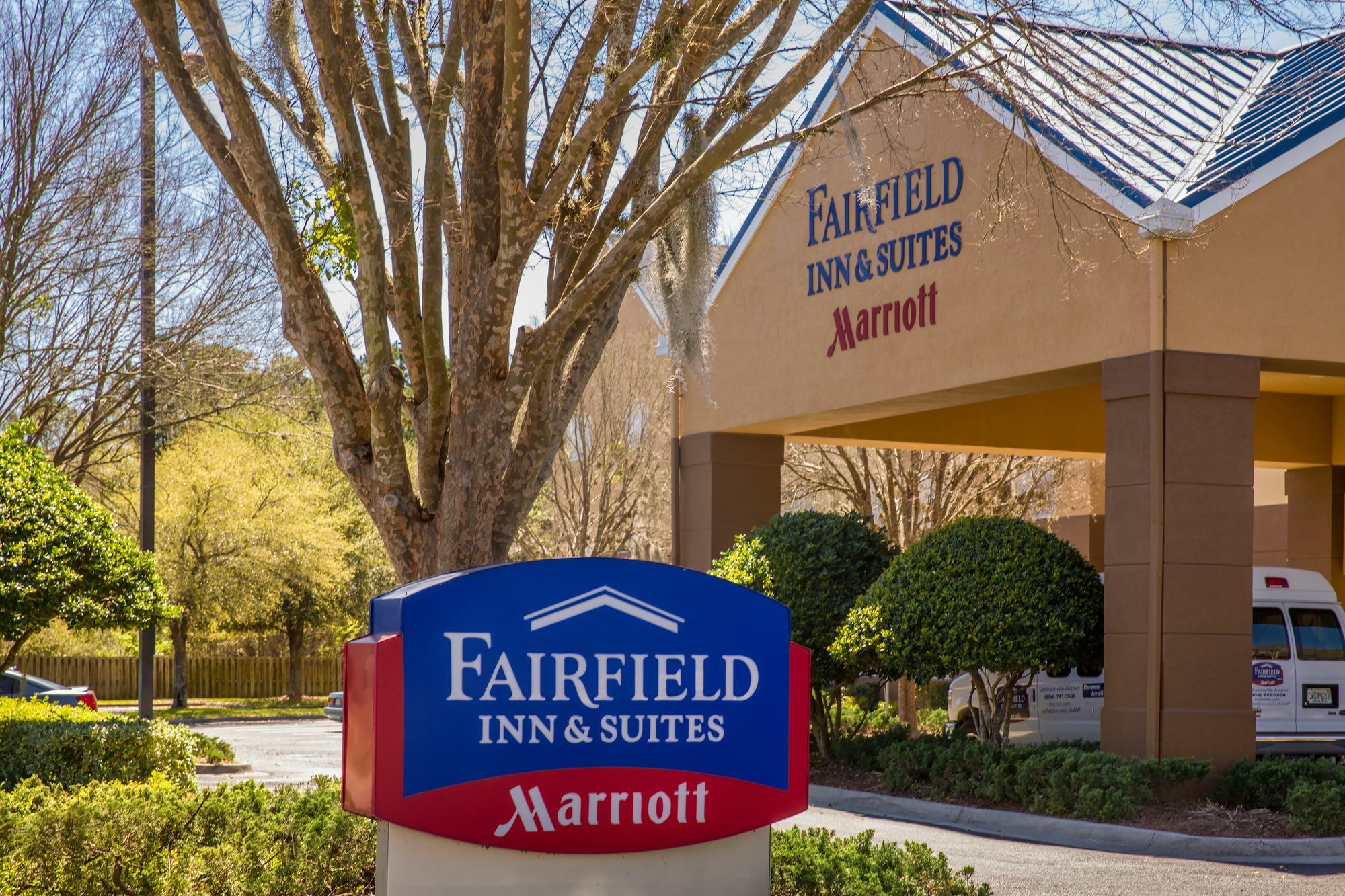 Fairfield & Airport Hotel 3*